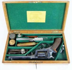 Estuche Inglés con Revólver Adams-Beaumont de "August Francotte, Lieja 1857"